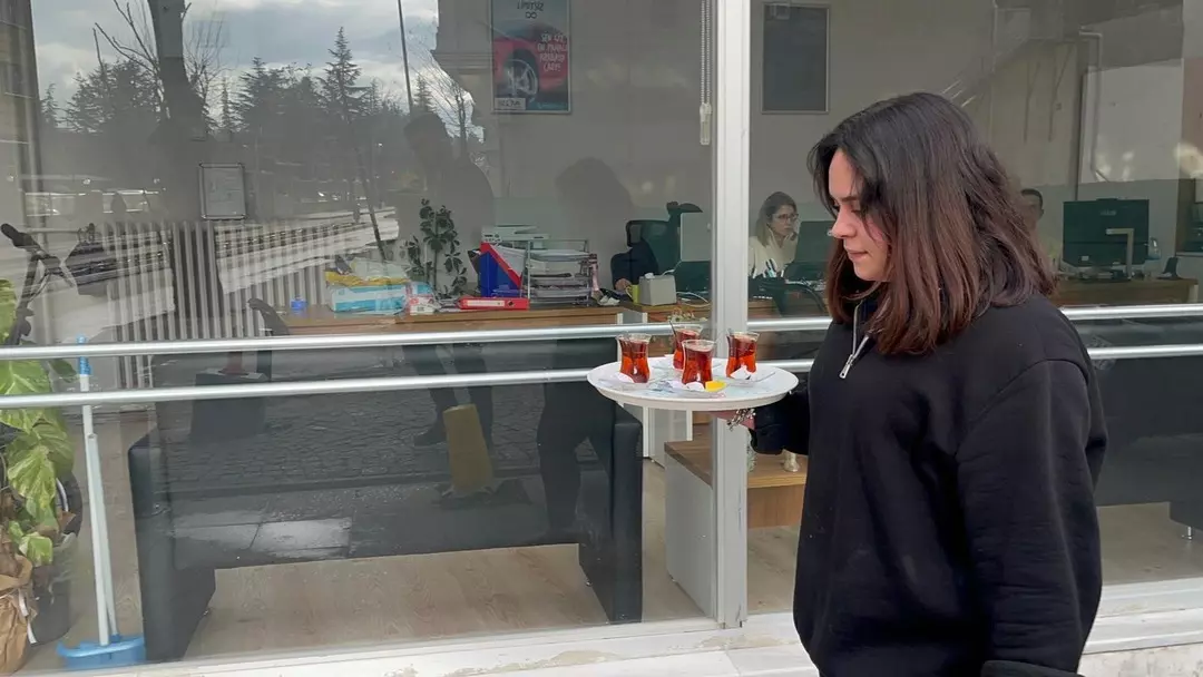 3 sene çalışıp para biriktirdi! 19 yaşında patron oldu